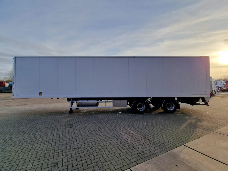 GS Meppel Ravenhorst - Chicken Transport - Frigo/Conditioned - Loadlift -Steering axle - Gyvulių pervežimo puspriekabė: foto 4 GS Meppel Ravenhorst - Chicken Transport - Frigo/Conditioned - Loadlift -Steering axle - Gyvulių pervežimo puspriekabė: foto 4