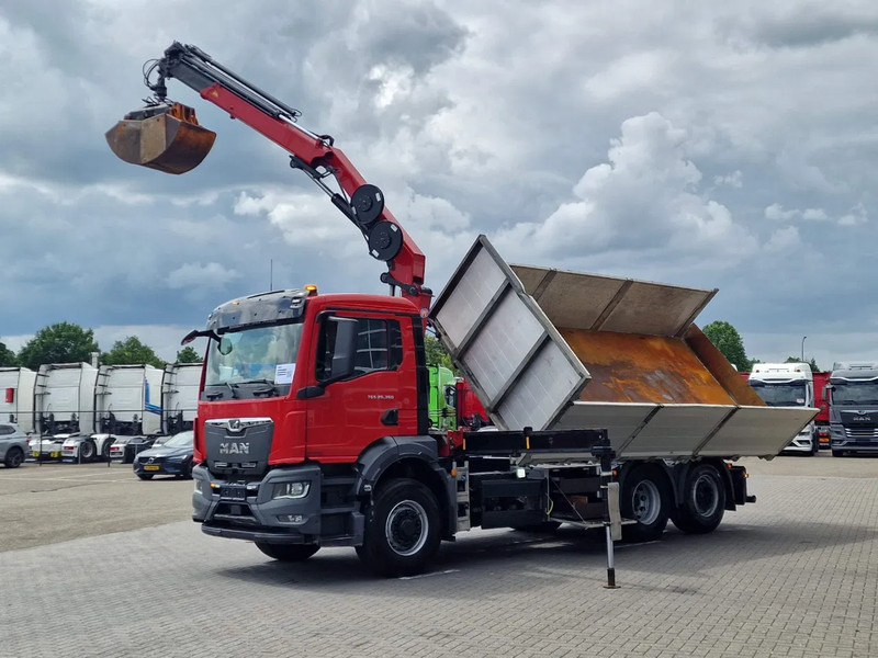 MAN TGS 26.360 6x4 Hydrodrive / Crane HMF1920K-RCS / 3 way tipper HMF / Low KM 110.700! - Sunkvežimis su kranu: foto 3 MAN TGS 26.360 6x4 Hydrodrive / Crane HMF1920K-RCS / 3 way tipper HMF / Low KM 110.700! - Sunkvežimis su kranu: foto 3