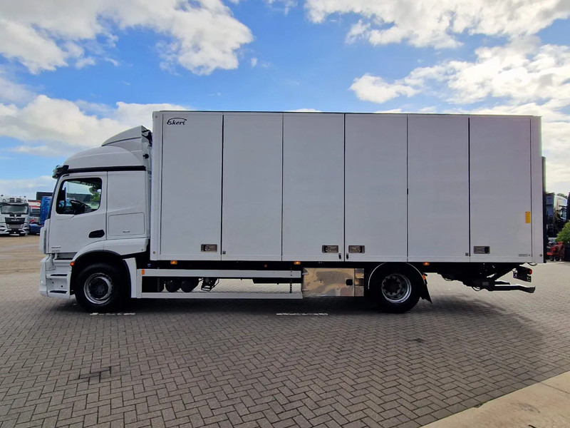 Mercedes-Benz Actros 1833 4x2 - Box with sidedoors - Loadlift - Full air - Mirror cam - Furgonas sunkvežimis: foto 5 Mercedes-Benz Actros 1833 4x2 - Box with sidedoors - Loadlift - Full air - Mirror cam - Furgonas sunkvežimis: foto 5