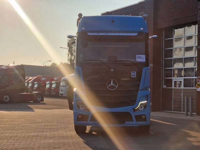 Mercedes-Benz Actros 2553 6x2 - BDF - Retarder - 4.90 WB - Loadlift - Full air - Konteineris-vežimus/ Sukeisti kūną sunkvežimis: foto 2 Mercedes-Benz Actros 2553 6x2 - BDF - Retarder - 4.90 WB - Loadlift - Full air - Konteineris-vežimus/ Sukeisti kūną sunkvežimis: foto 2