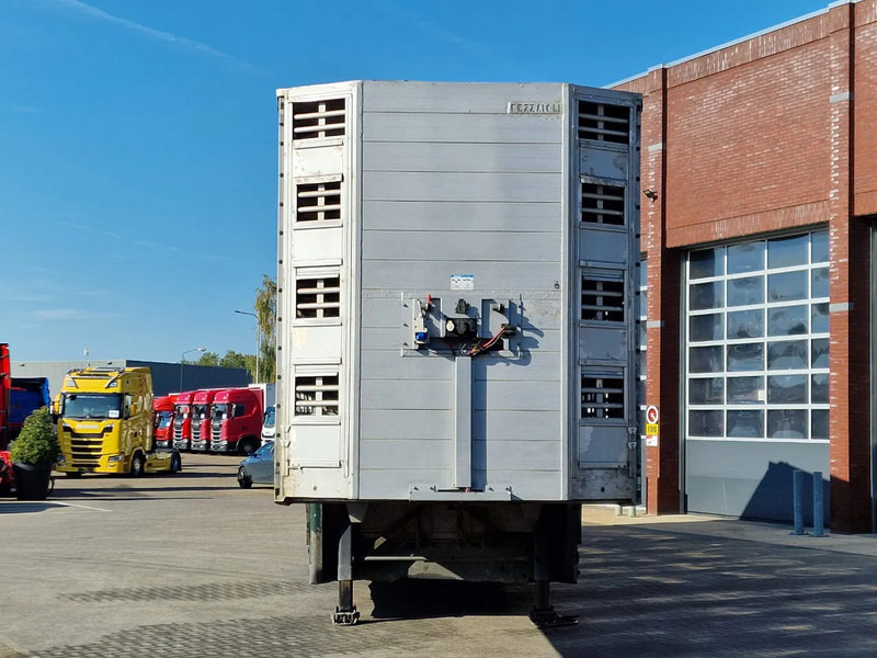 Pezzaioli 5 deck livestock trailer - Water & Ventilation - Loadlift - Folding floors - BPW Axle - 155M3 - Gyvulių pervežimo puspriekabė: foto 5 Pezzaioli 5 deck livestock trailer - Water & Ventilation - Loadlift - Folding floors - BPW Axle - 155M3 - Gyvulių pervežimo puspriekabė: foto 5