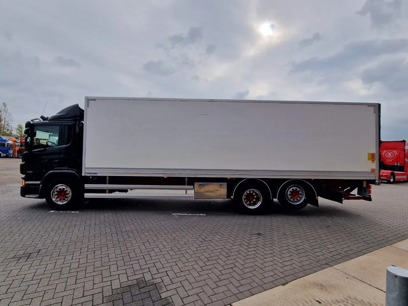 Scania P280 6x2*4 - Box - Loadlift - Low KM - Steering axle - Euro 6 - Full air - Furgonas sunkvežimis: foto 4 Scania P280 6x2*4 - Box - Loadlift - Low KM - Steering axle - Euro 6 - Full air - Furgonas sunkvežimis: foto 4