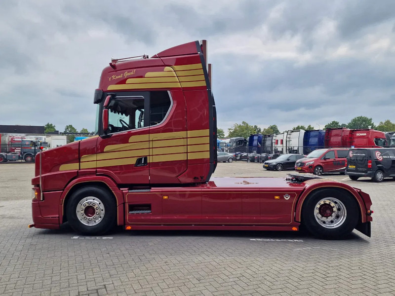Scania 530ST V8 NGS Tuft R Torpedo - New - Full spec - BUFFL In- and Exterior - Show truck - Vilkikas: foto 5 Scania 530ST V8 NGS Tuft R Torpedo - New - Full spec - BUFFL In- and Exterior - Show truck - Vilkikas: foto 5
