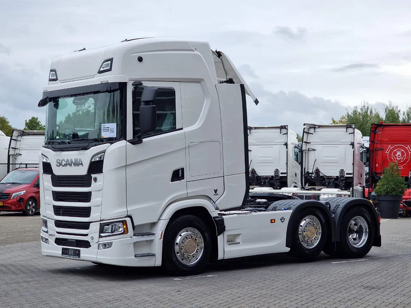 Scania 660S V8 NGS Highline 6x2/4 - New - Full spec - Retarder - Night clima - Leather - Led - Alcoa - Vilkikas: foto 3 Scania 660S V8 NGS Highline 6x2/4 - New - Full spec - Retarder - Night clima - Leather - Led - Alcoa - Vilkikas: foto 3