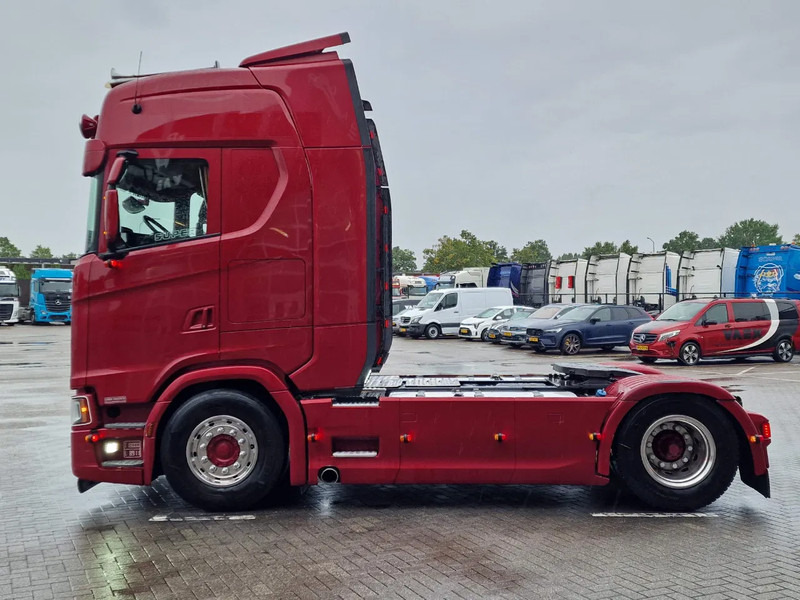 Scania S500 NGS Highline 4x2 - Retarder - Night clima - Full air - Custom interior - Full spoiler - 2 tank - Vilkikas: foto 4 Scania S500 NGS Highline 4x2 - Retarder - Night clima - Full air - Custom interior - Full spoiler - 2 tank - Vilkikas: foto 4