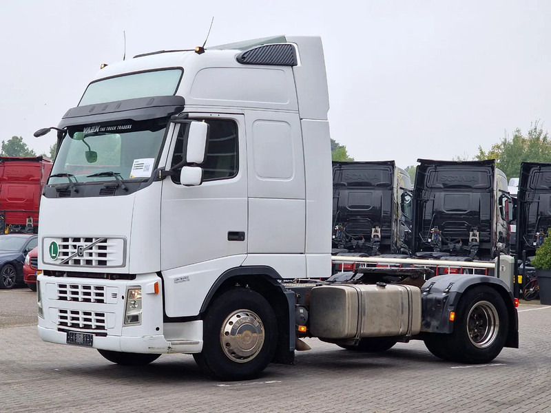 Volvo FH 13.440 Globetrotter XL 4x2 - Manual gearbox - Euro 5 - Low KM - Vilkikas: foto 3 Volvo FH 13.440 Globetrotter XL 4x2 - Manual gearbox - Euro 5 - Low KM - Vilkikas: foto 3