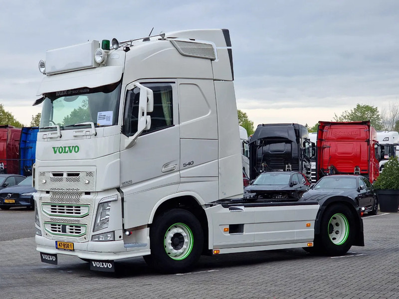 Volvo FH 13.540 Globetrotter 4x2 - Custom exterior - I parkcool - Navi - APK/TUV: 27-02-2026 - Vilkikas: foto 3 Volvo FH 13.540 Globetrotter 4x2 - Custom exterior - I parkcool - Navi - APK/TUV: 27-02-2026 - Vilkikas: foto 3