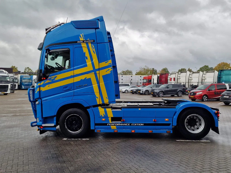 Volvo FH 13.540 Globetrotter XL 4x2 - Performance edition - I parkcool - Full air - Bull bar - Vilkikas: foto 4 Volvo FH 13.540 Globetrotter XL 4x2 - Performance edition - I parkcool - Full air - Bull bar - Vilkikas: foto 4
