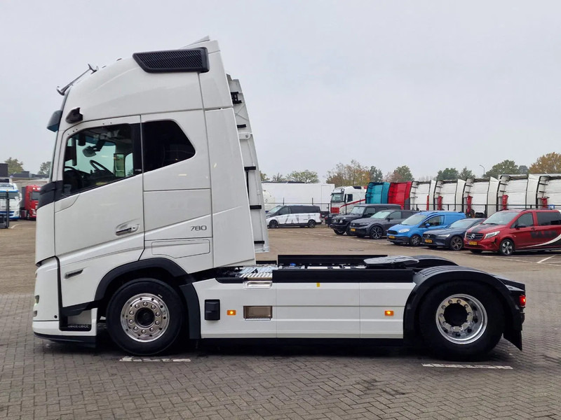 Volvo FH 16 780 Aero Globetrotter XL 4x2 - NEW - Full spec - Retarder - Full air - 2x tank - Vilkikas: foto 4 Volvo FH 16 780 Aero Globetrotter XL 4x2 - NEW - Full spec - Retarder - Full air - 2x tank - Vilkikas: foto 4