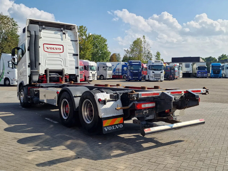 Volvo FH 16.750 Globetrotter 6x2 BDF - Retarder - HUB reduction - Euro 5 - 4.90 WB - Konteineris-vežimus/ Sukeisti kūną sunkvežimis: foto 5 Volvo FH 16.750 Globetrotter 6x2 BDF - Retarder - HUB reduction - Euro 5 - 4.90 WB - Konteineris-vežimus/ Sukeisti kūną sunkvežimis: foto 5