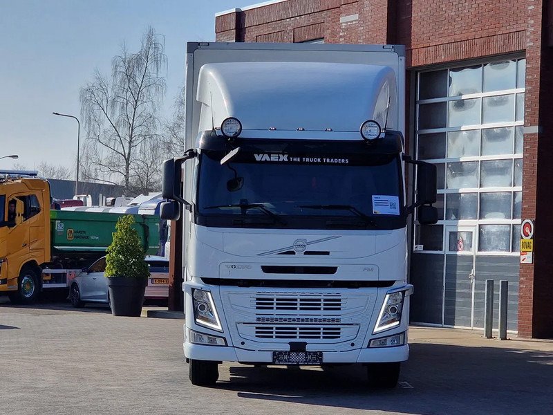 Volvo FM 330 4x2 - Carrier MT 18 Frigo - Loadlift - Full air - Sleepercab - Refrižeratorius sunkvežimis: foto 2 Volvo FM 330 4x2 - Carrier MT 18 Frigo - Loadlift - Full air - Sleepercab - Refrižeratorius sunkvežimis: foto 2