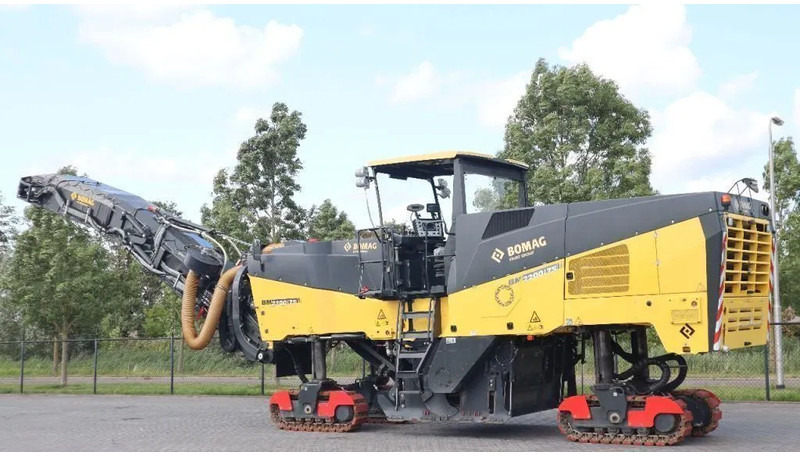Bomag BM 2200/75 | COLD PLANER | NEW CONDITION! - Asfalto mašina: foto 2 Bomag BM 2200/75 | COLD PLANER | NEW CONDITION! - Asfalto mašina: foto 2
