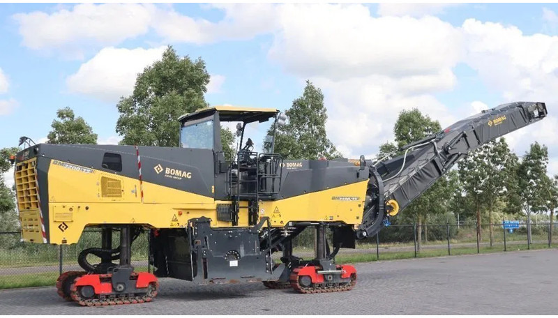 Bomag BM 2200/75 | COLD PLANER | NEW CONDITION! - Asfalto mašina: foto 5 Bomag BM 2200/75 | COLD PLANER | NEW CONDITION! - Asfalto mašina: foto 5