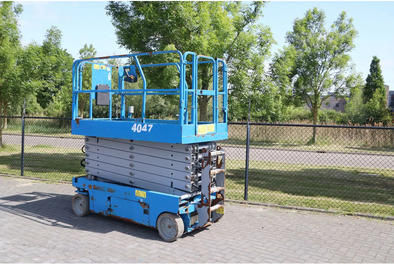Genie GS-4047 | 14 METER | 350 KG - Žirklinis keltuvas: foto 2 Genie GS-4047 | 14 METER | 350 KG - Žirklinis keltuvas: foto 2
