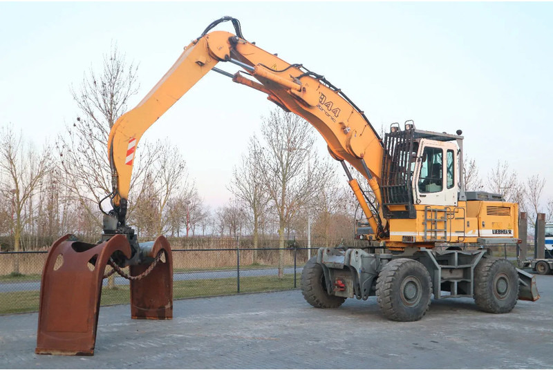Liebherr A944 B HD | LOG GRAPPLE | HOLZGREIFER | TIMBER - Ekskavatorius su ilga strėle: foto 2 Liebherr A944 B HD | LOG GRAPPLE | HOLZGREIFER | TIMBER - Ekskavatorius su ilga strėle: foto 2