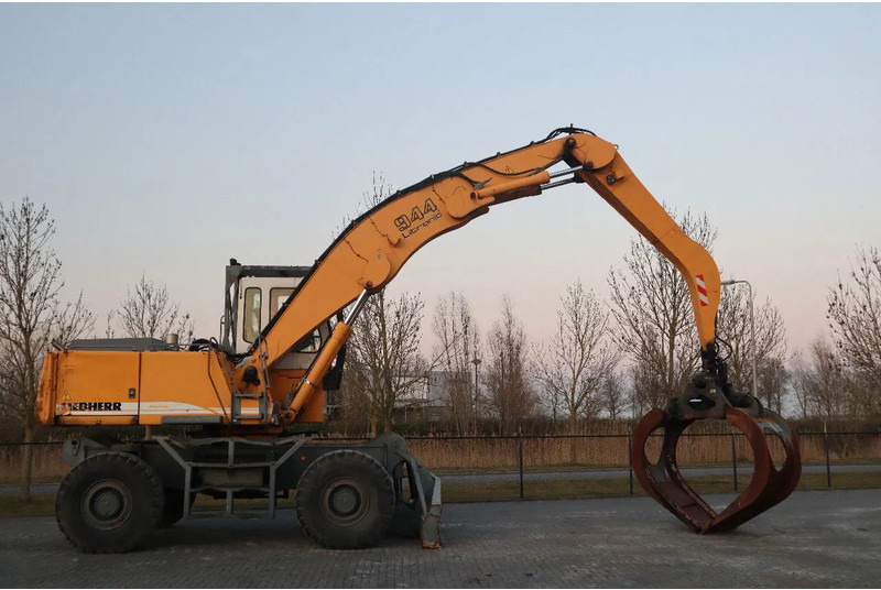 Liebherr A944 B HD | LOG GRAPPLE | HOLZGREIFER | TIMBER - Ekskavatorius su ilga strėle: foto 4 Liebherr A944 B HD | LOG GRAPPLE | HOLZGREIFER | TIMBER - Ekskavatorius su ilga strėle: foto 4