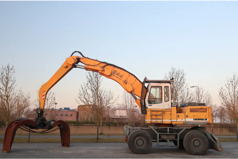 Liebherr A944 B HD | LOG GRAPPLE | HOLZGREIFER | TIMBER - Ratinis ekskavatorius: foto 1 Liebherr A944 B HD | LOG GRAPPLE | HOLZGREIFER | TIMBER - Ratinis ekskavatorius: foto 1