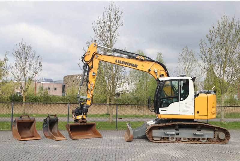Liebherr R914 COMPACT S | ROTOTILT | 3X BUCKET | DOZERBLADE - Vikšrinis ekskavatorius: foto 1 Liebherr R914 COMPACT S | ROTOTILT | 3X BUCKET | DOZERBLADE - Vikšrinis ekskavatorius: foto 1