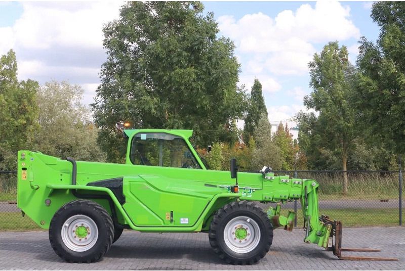 Merlo P40.17 PLUS | FORKS | JIB | BUCKET | GOOD TIRES - Teleskopinis krautuvas: foto 4 Merlo P40.17 PLUS | FORKS | JIB | BUCKET | GOOD TIRES - Teleskopinis krautuvas: foto 4