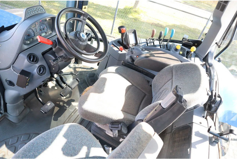 Traktorius New Holland TS135A | 40 KM/H | 4X4 | SUPERSTEER: foto 15