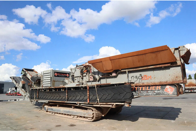 SBM REMAX 1218 E/D | REMOTE | CRUSHER | INCL. PARTS CONTAINER - Mobilus trupintuvas: foto 1 SBM REMAX 1218 E/D | REMOTE | CRUSHER | INCL. PARTS CONTAINER - Mobilus trupintuvas: foto 1