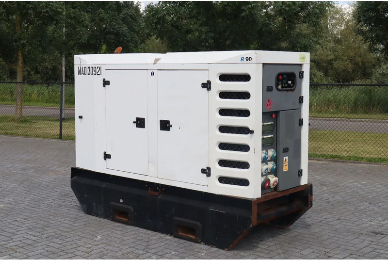 SDMO R90C3 | 90 KVA | 400 V - Elektrinis generatorius: foto 2 SDMO R90C3 | 90 KVA | 400 V - Elektrinis generatorius: foto 2