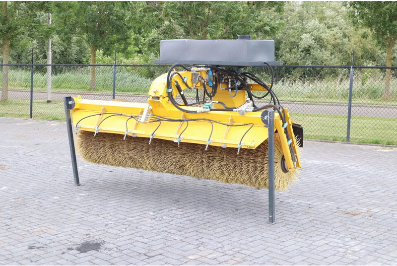 STARK RSW 3000 S | SWEEPER | BRUSH | KEHRMASCHINE | WATER SPRAY - Rotacinė šluota: foto 1 STARK RSW 3000 S | SWEEPER | BRUSH | KEHRMASCHINE | WATER SPRAY - Rotacinė šluota: foto 1