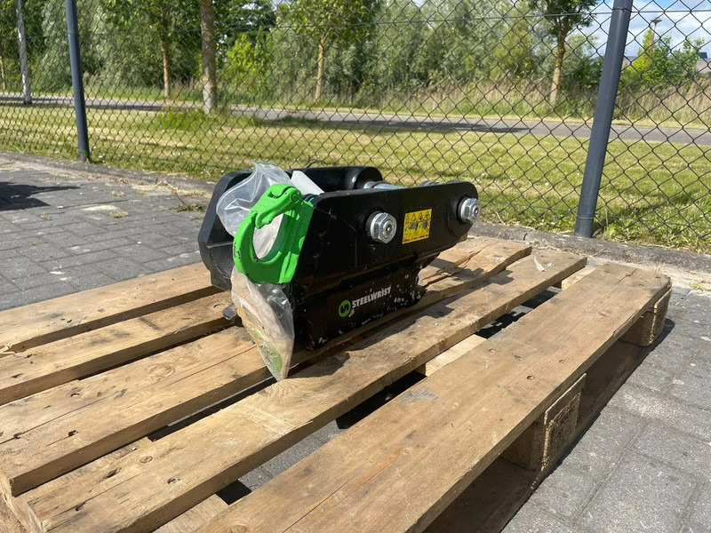 STEELWRIST QC S40 FPL | QUICK COUPLER | 2 - 6 TON | NEW / UNUSED - Hidraulinės žirklės - Statybinė technika: foto 1 STEELWRIST QC S40 FPL | QUICK COUPLER | 2 - 6 TON | NEW / UNUSED - Hidraulinės žirklės - Statybinė technika: foto 1