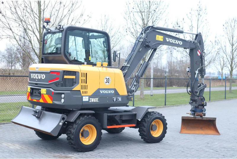 Ratinis ekskavatorius Volvo EW60E | DEMO | 30 KM/H | ROTOTILT + GRIPPER | BUCKET: foto 6