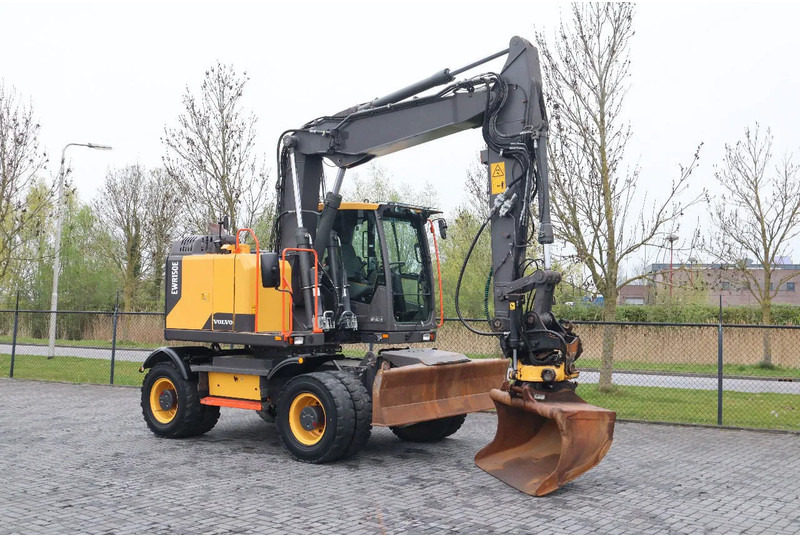 Volvo EWR 150 E | ROTOTILT | BUCKET | TRAILER HYDR - Ratinis ekskavatorius: foto 5 Volvo EWR 150 E | ROTOTILT | BUCKET | TRAILER HYDR - Ratinis ekskavatorius: foto 5