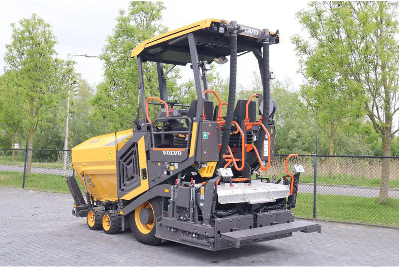 Volvo P2870 D ABG | ASPHALT PAVER | NEW / UNUSED | BOMAG BF300 - Asfalto mašina: foto 3 Volvo P2870 D ABG | ASPHALT PAVER | NEW / UNUSED | BOMAG BF300 - Asfalto mašina: foto 3