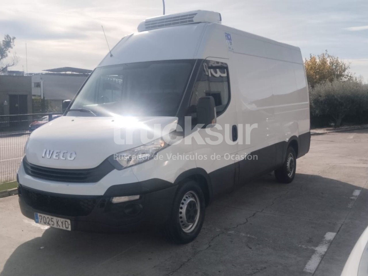 IVECO 35S16 12MS FRC-X - Furgonas su krovinių dėže: foto 1 IVECO 35S16 12MS FRC-X - Furgonas su krovinių dėže: foto 1