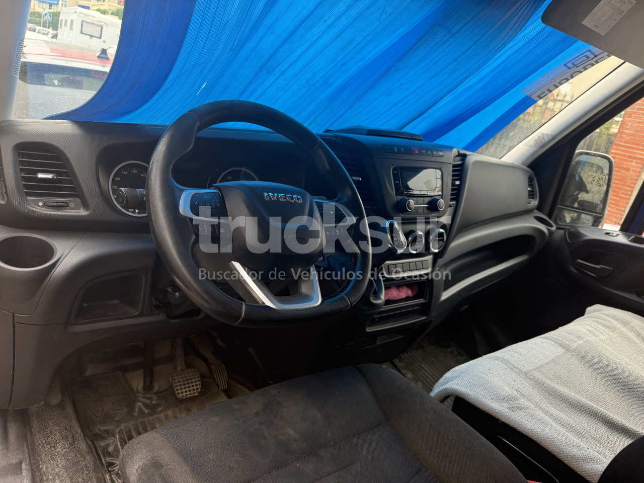 IVECO DAILY 35S16 - Furgonas su krovinių dėže: foto 5 IVECO DAILY 35S16 - Furgonas su krovinių dėže: foto 5