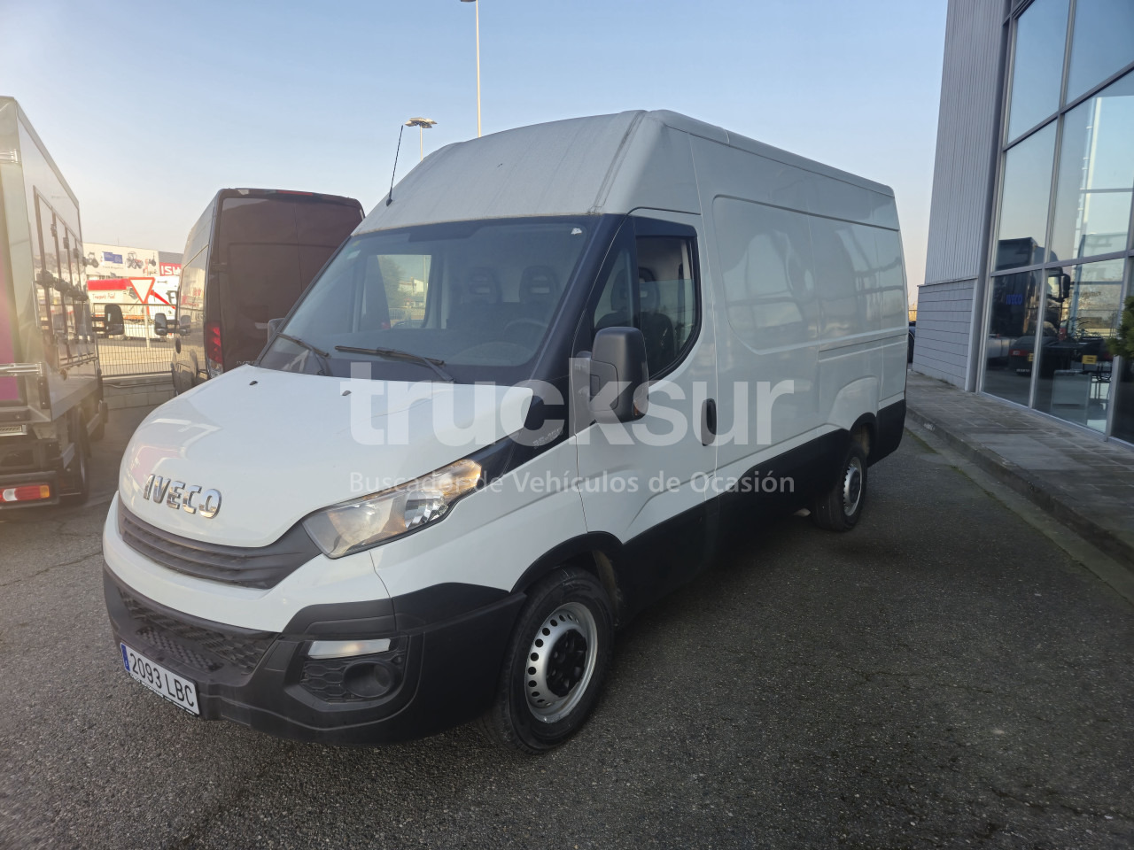 IVECO DAILY 35S16V 12M3 - Furgonas su krovinių dėže: foto 1 IVECO DAILY 35S16V 12M3 - Furgonas su krovinių dėže: foto 1