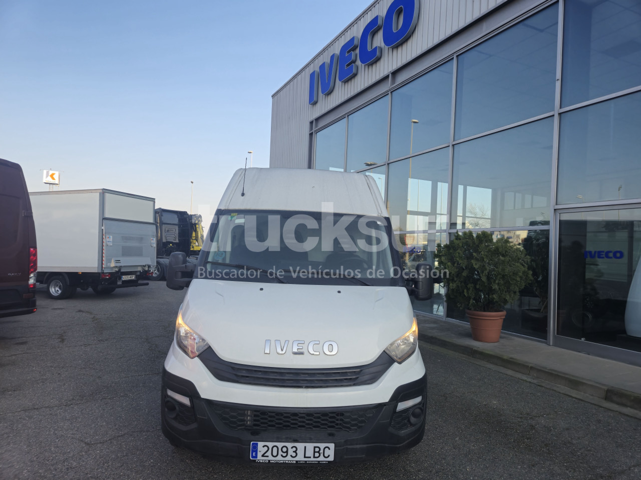 IVECO DAILY 35S16V 12M3 - Furgonas su krovinių dėže: foto 2 IVECO DAILY 35S16V 12M3 - Furgonas su krovinių dėže: foto 2