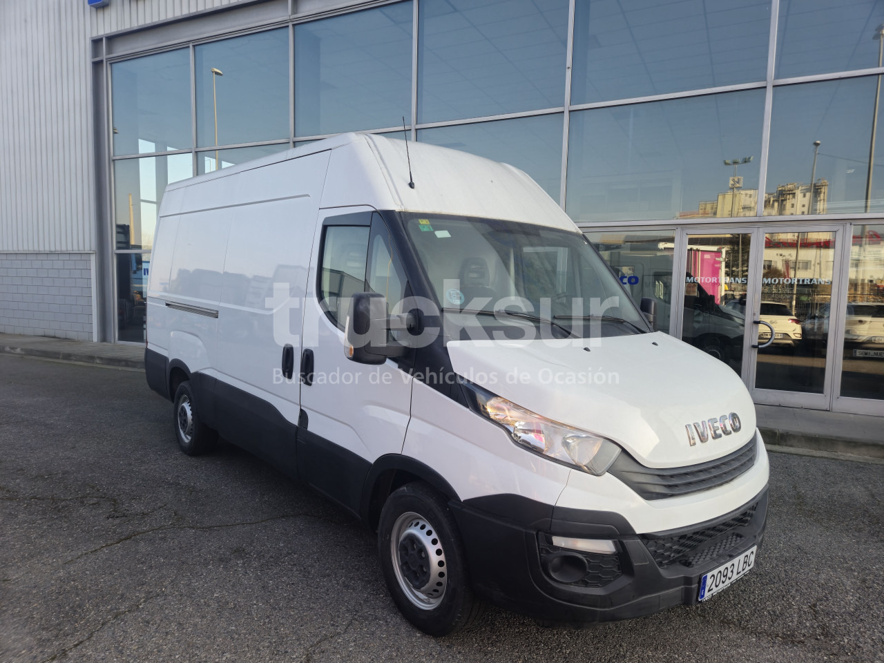 IVECO DAILY 35S16V 12M3 - Furgonas su krovinių dėže: foto 3 IVECO DAILY 35S16V 12M3 - Furgonas su krovinių dėže: foto 3