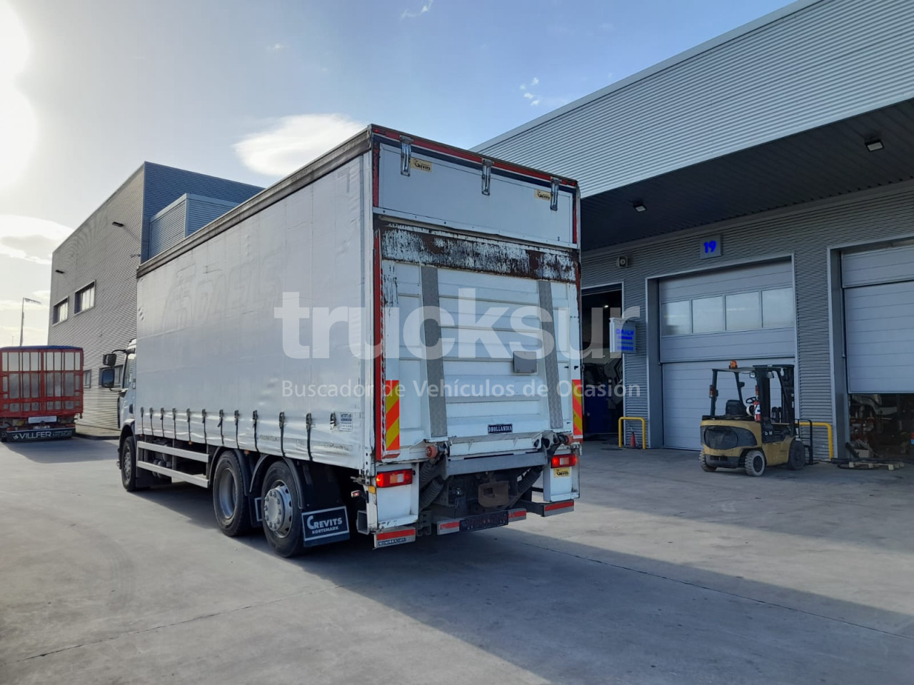 RENAULT D320.26 ejes 6x2*4 - Tentinis sunkvežimis: foto 4 RENAULT D320.26 ejes 6x2*4 - Tentinis sunkvežimis: foto 4
