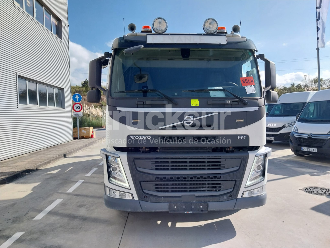 VOLVO FM 330HP - Nuožulnaus pakėlimo ant platformos sunkvežimis: foto 2 VOLVO FM 330HP - Nuožulnaus pakėlimo ant platformos sunkvežimis: foto 2