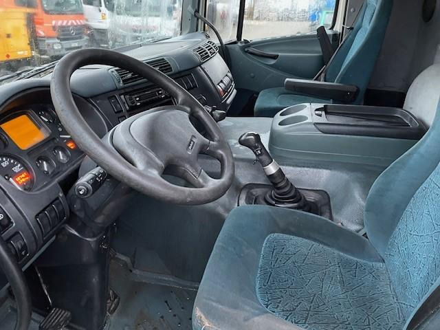 Interior photo 1: Platforminis/ Bortinis sunkvežimis DAF CF 85.380