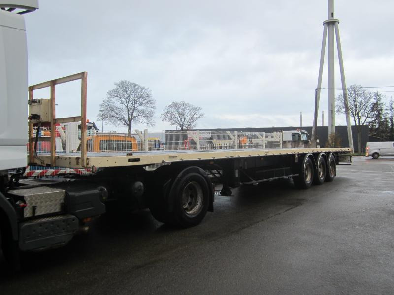 Fruehauf - Platforminė/ Bortinė puspriekabė: foto 1 Fruehauf - Platforminė/ Bortinė puspriekabė: foto 1