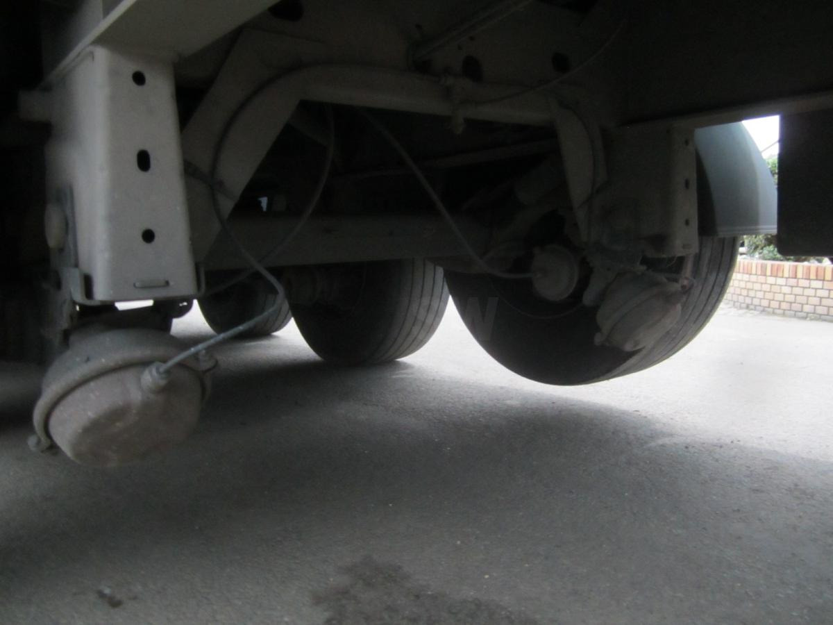 Fruehauf - Tentinė puspriekabė: foto 5 Fruehauf - Tentinė puspriekabė: foto 5