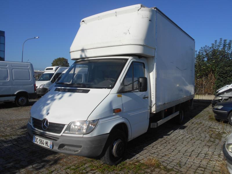 Mercedes 411 - Furgonas su krovinių dėže: foto 1 Mercedes 411 - Furgonas su krovinių dėže: foto 1