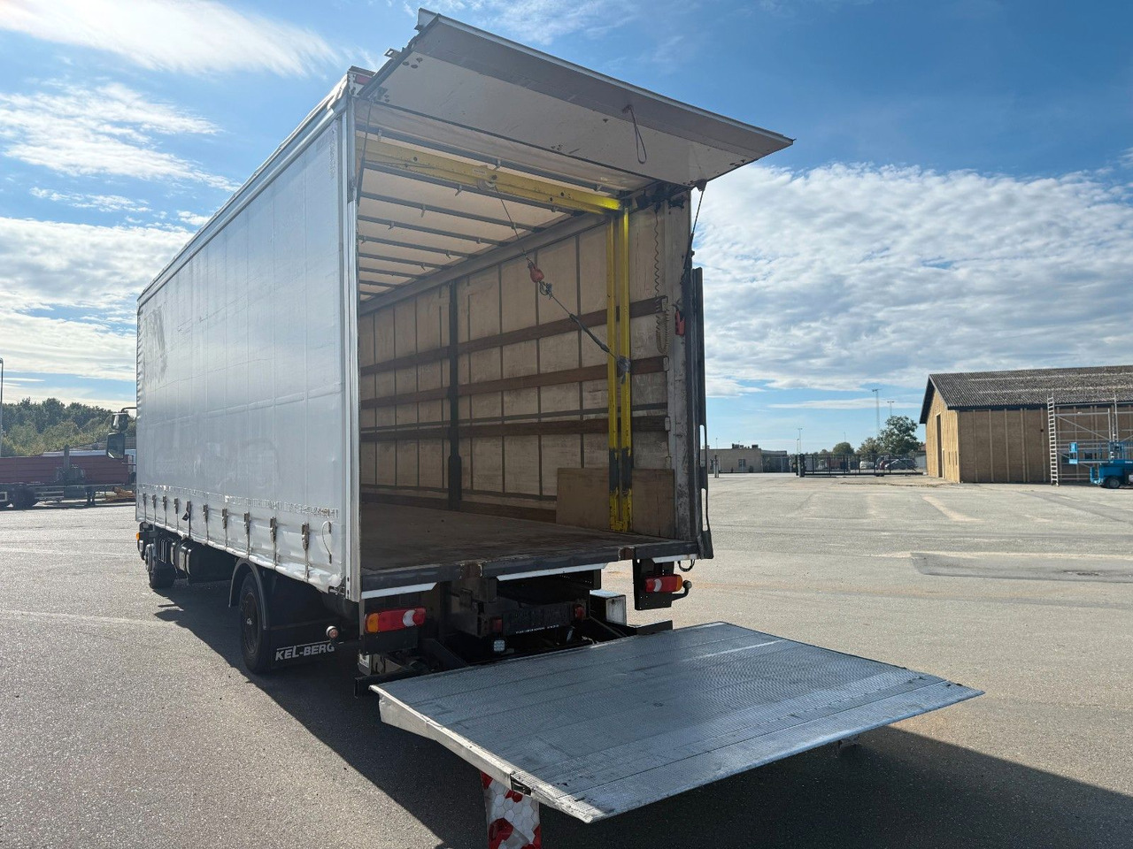 DAF LF 45 /220 4x2 Curtainsider and Taillift Euro 6 - Tentinis sunkvežimis: foto 5 DAF LF 45 /220 4x2 Curtainsider and Taillift Euro 6 - Tentinis sunkvežimis: foto 5