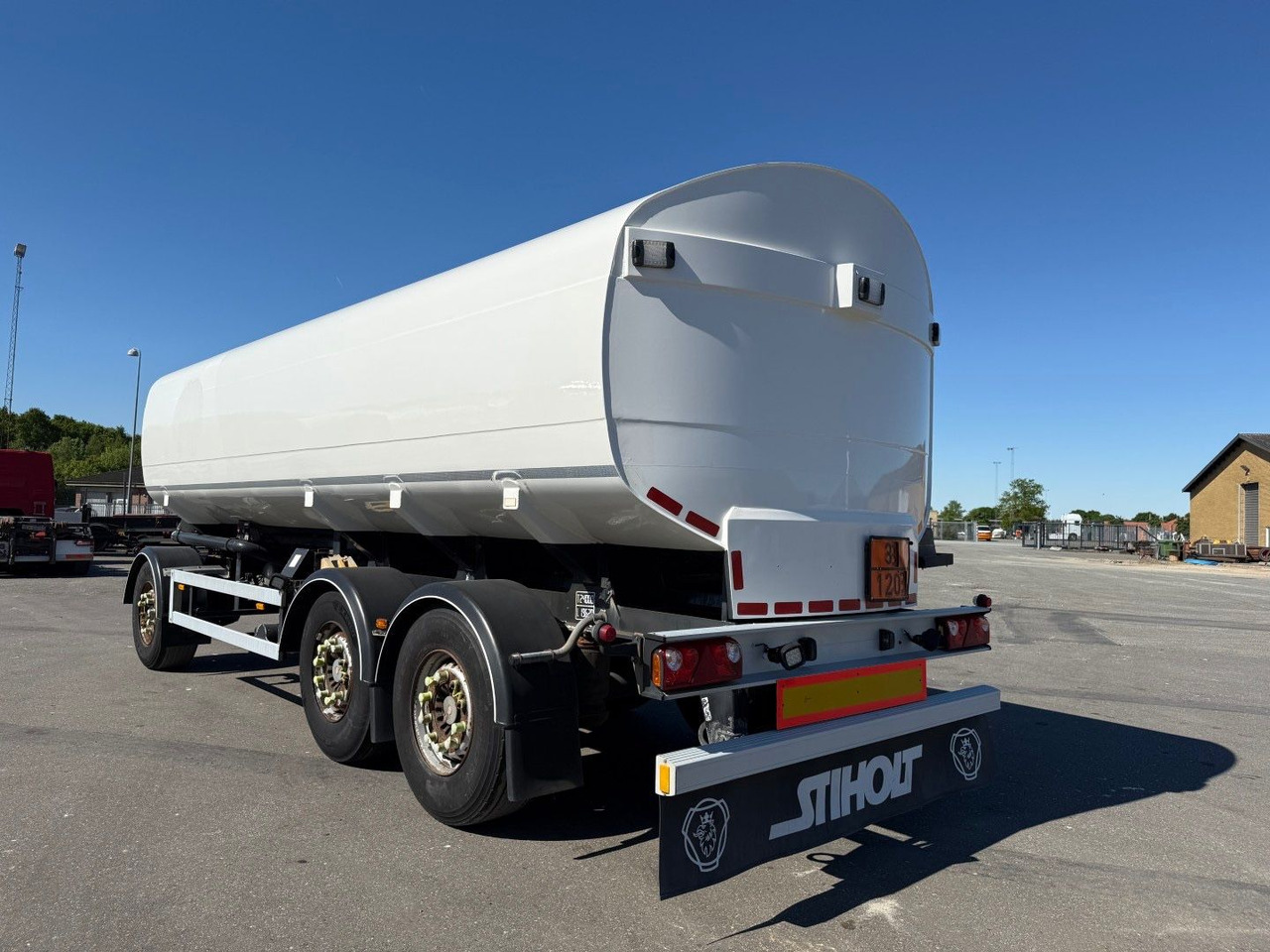 Eurotank 3 axle ET-26-4 ADR 25.500 L 4 Room - Cisterninė priekaba: foto 4 Eurotank 3 axle ET-26-4 ADR 25.500 L 4 Room - Cisterninė priekaba: foto 4