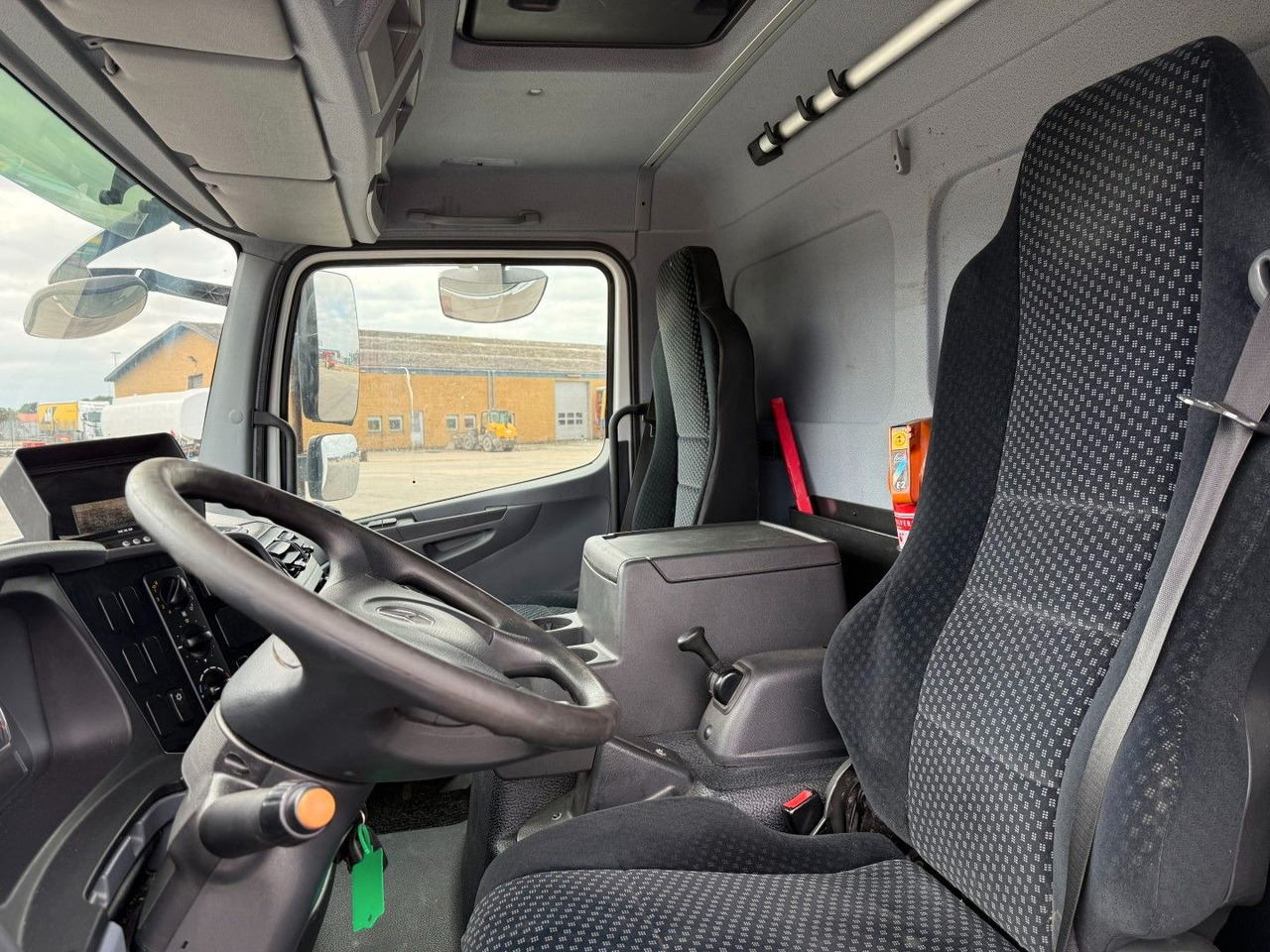 Furgonas sunkvežimis Mercedes-Benz Atego 1218 4x2 Euro 5 8,0 m. koffer: foto 10