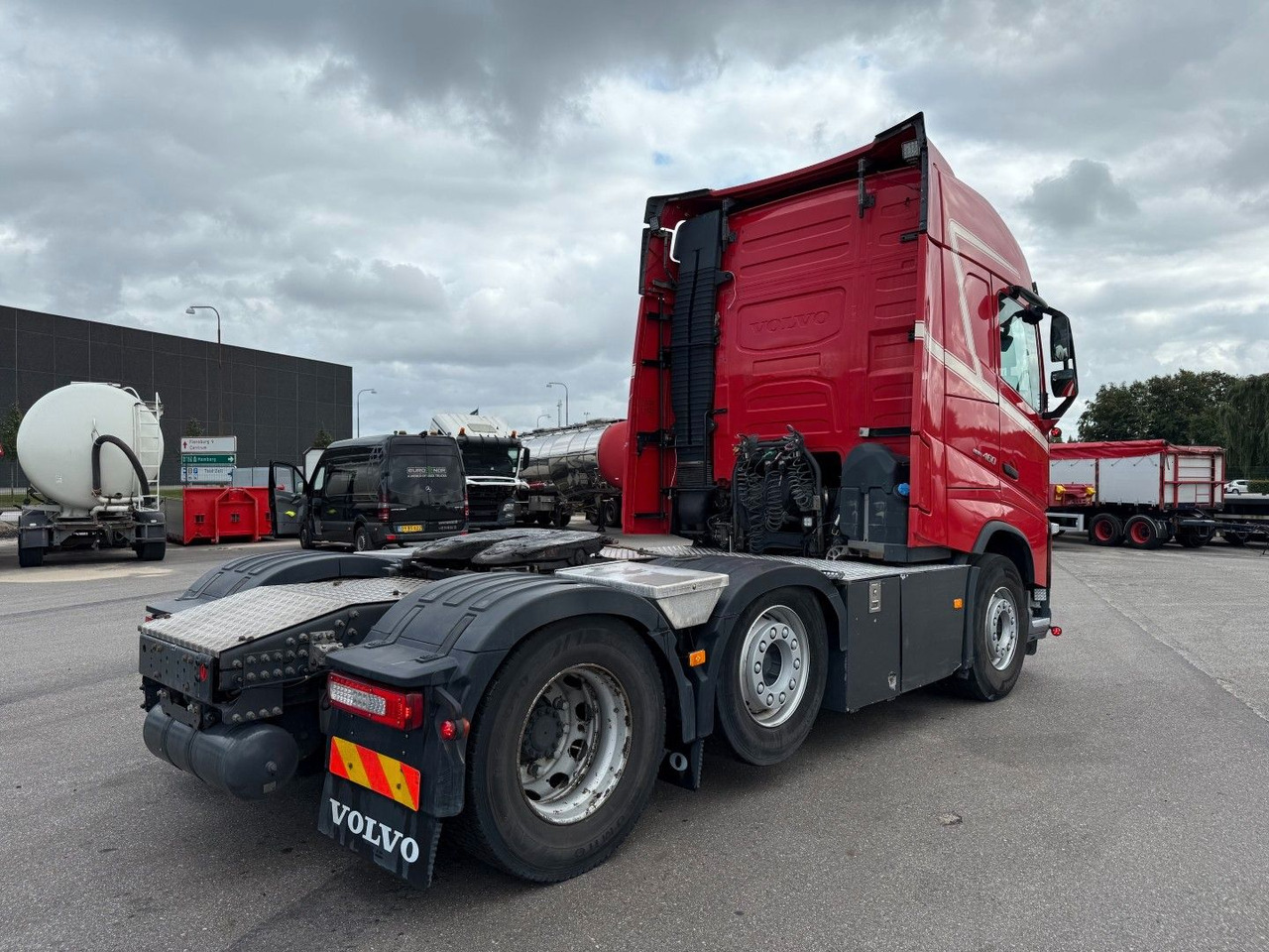 Volvo FH 460 6x2 Globetrotter Euro 6 - Vilkikas: foto 3 Volvo FH 460 6x2 Globetrotter Euro 6 - Vilkikas: foto 3