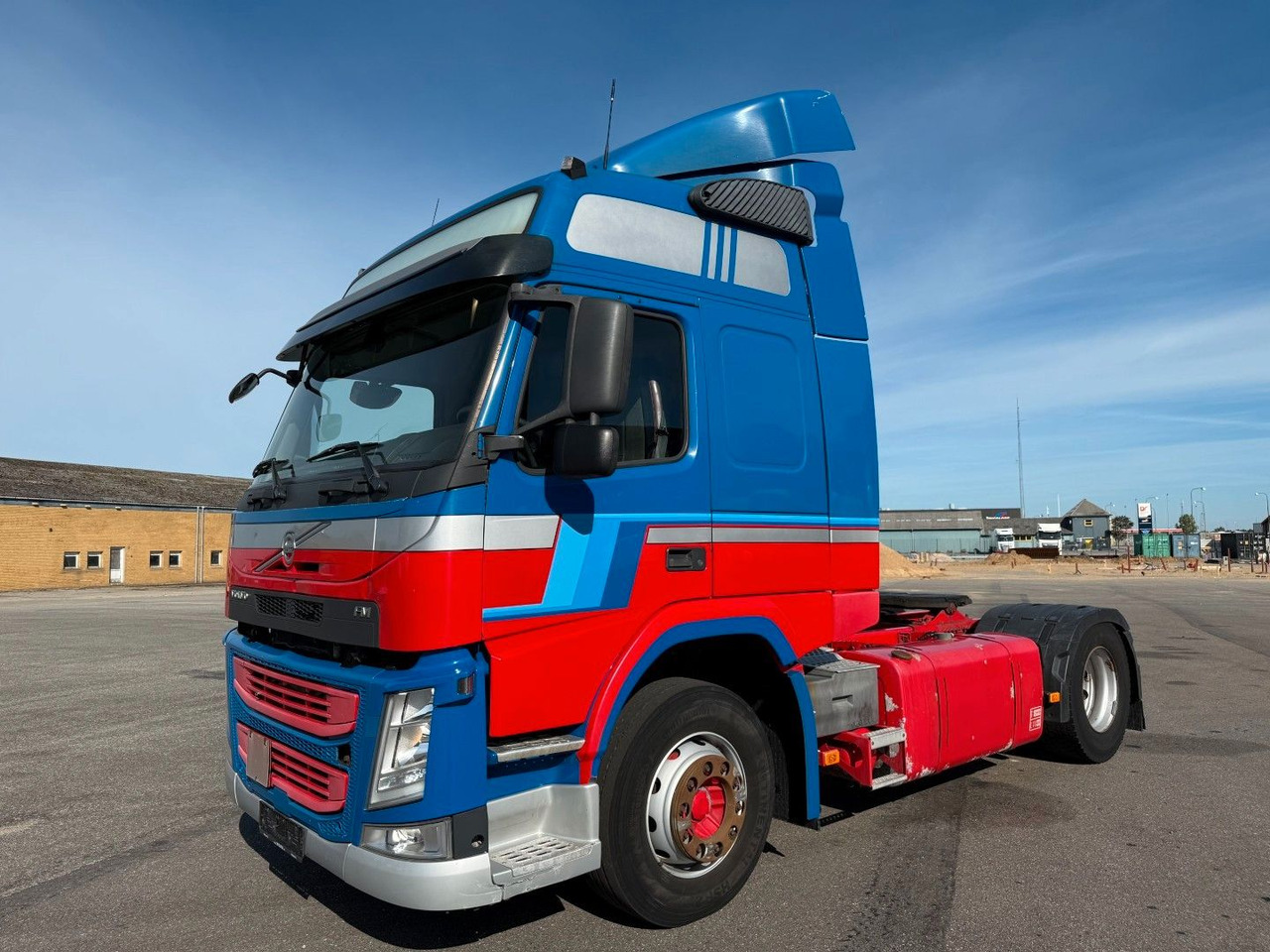 Volvo FM 410 4x2 Globetrotter Euro 6 - Vilkikas: foto 1 Volvo FM 410 4x2 Globetrotter Euro 6 - Vilkikas: foto 1