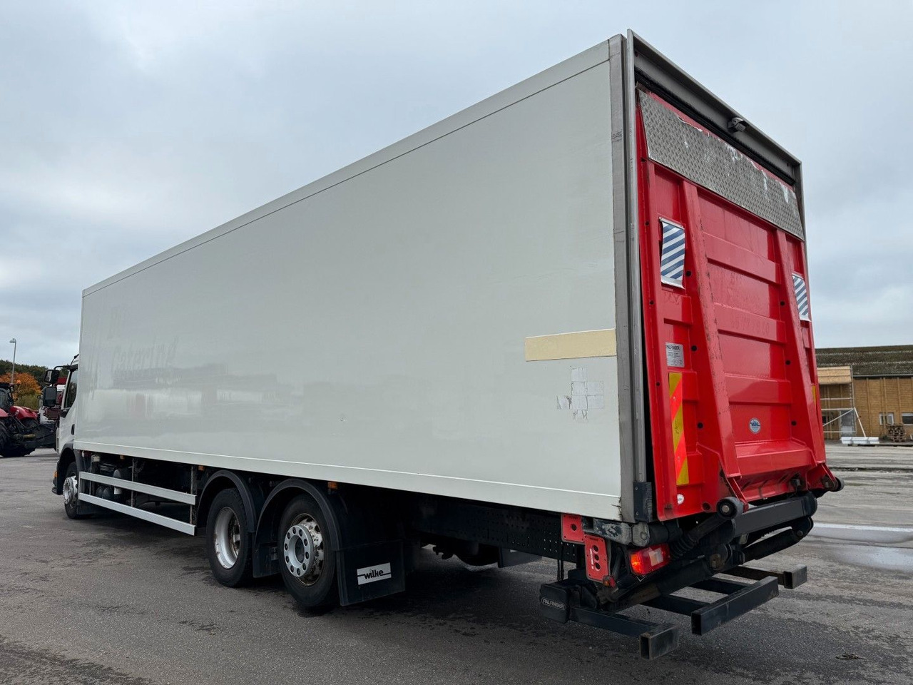 Volvo FE320 6x2*4 TK T1200-R Spectrum 9,80 m. koffer - Refrižeratorius sunkvežimis: foto 4 Volvo FE320 6x2*4 TK T1200-R Spectrum 9,80 m. koffer - Refrižeratorius sunkvežimis: foto 4