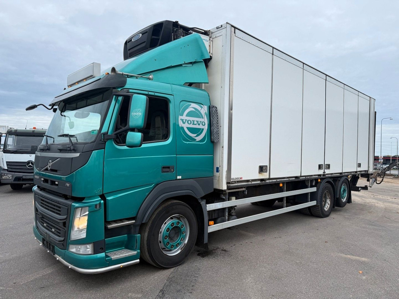 Volvo FM330 6x2*4 Carrier Supra 1050 Nordic - Refrižeratorius sunkvežimis: foto 1 Volvo FM330 6x2*4 Carrier Supra 1050 Nordic - Refrižeratorius sunkvežimis: foto 1