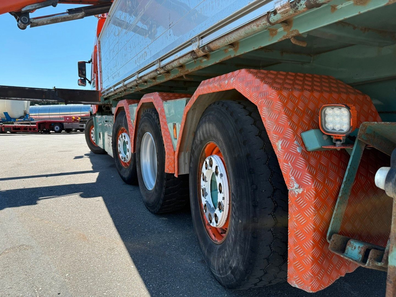 Sunkvežimis su kranu Volvo FM500 8x2*6 Crane HMF 2620 K5 Pendel Tipper: foto 19